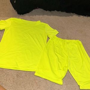 Two piece set. Soft stretchy material.